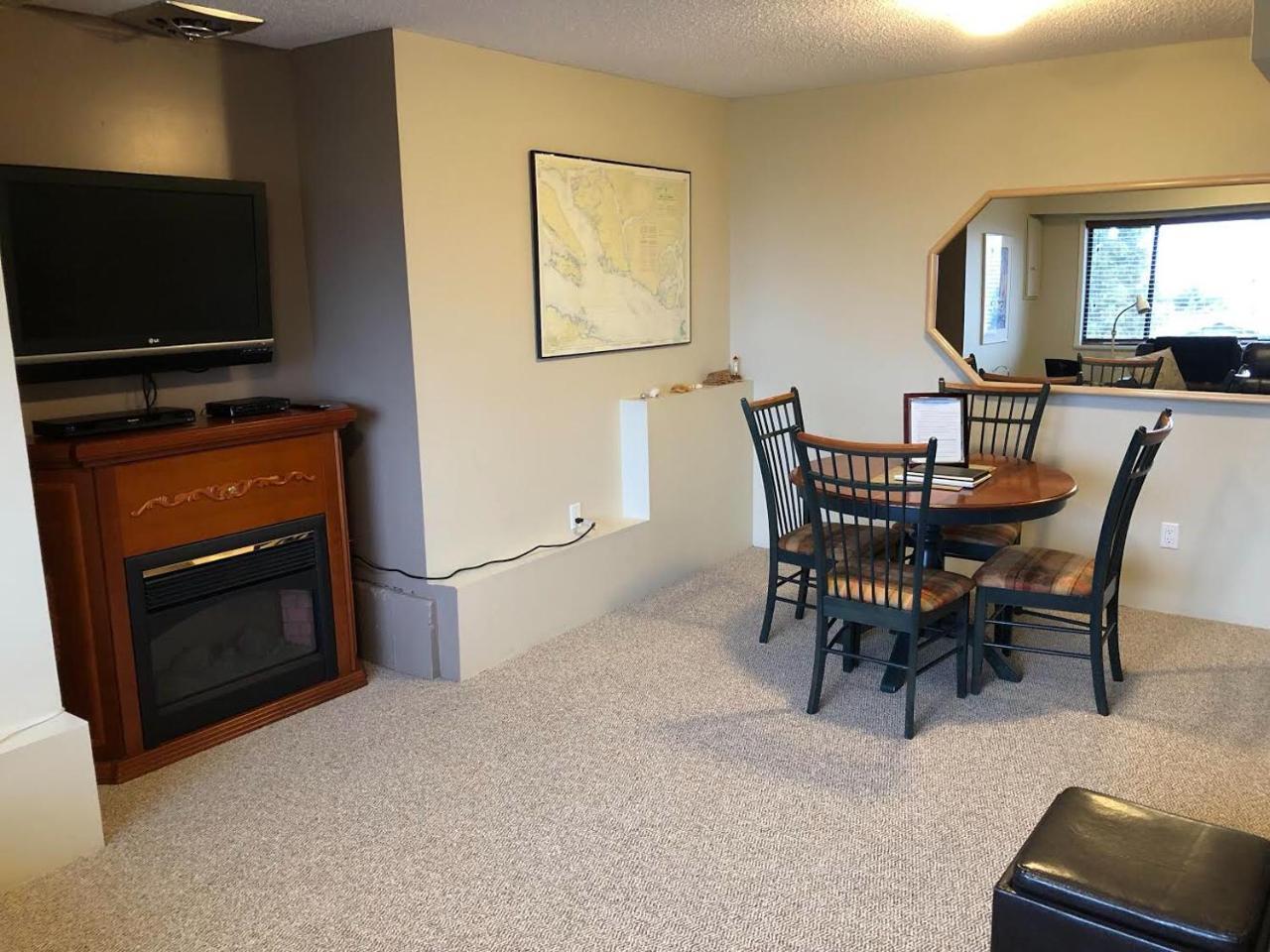 Sunshine Coast Suites Sechelt Buitenkant foto